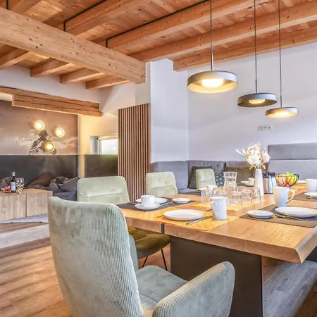 アパート Perle ザールバッハ・ヒンターグレム